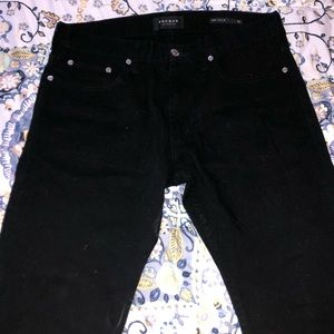 All black men’s jeans.